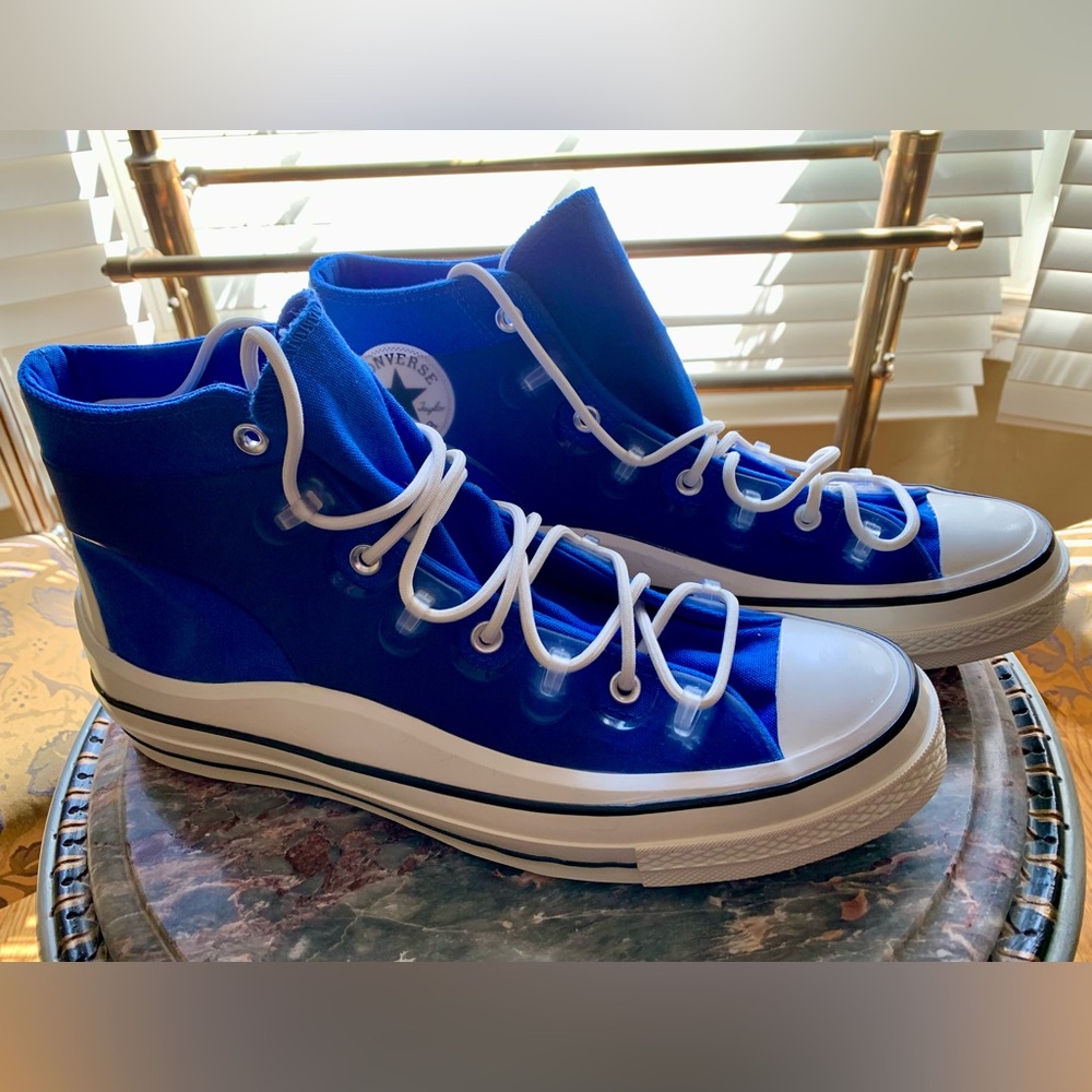 NEW CONVERSE SHOES